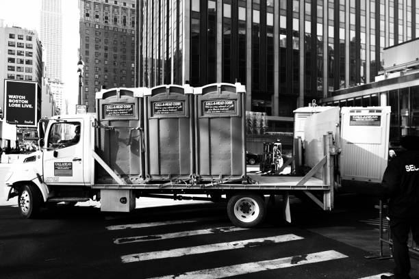 Portable Toilet Options We Offer in Valencia West, AZ